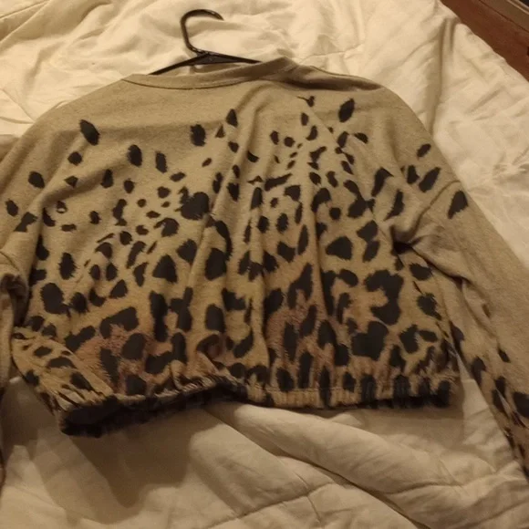 Gaze woman's blouson leopard print long sleeve top, size medium, leopard print - Picture 6 of 7